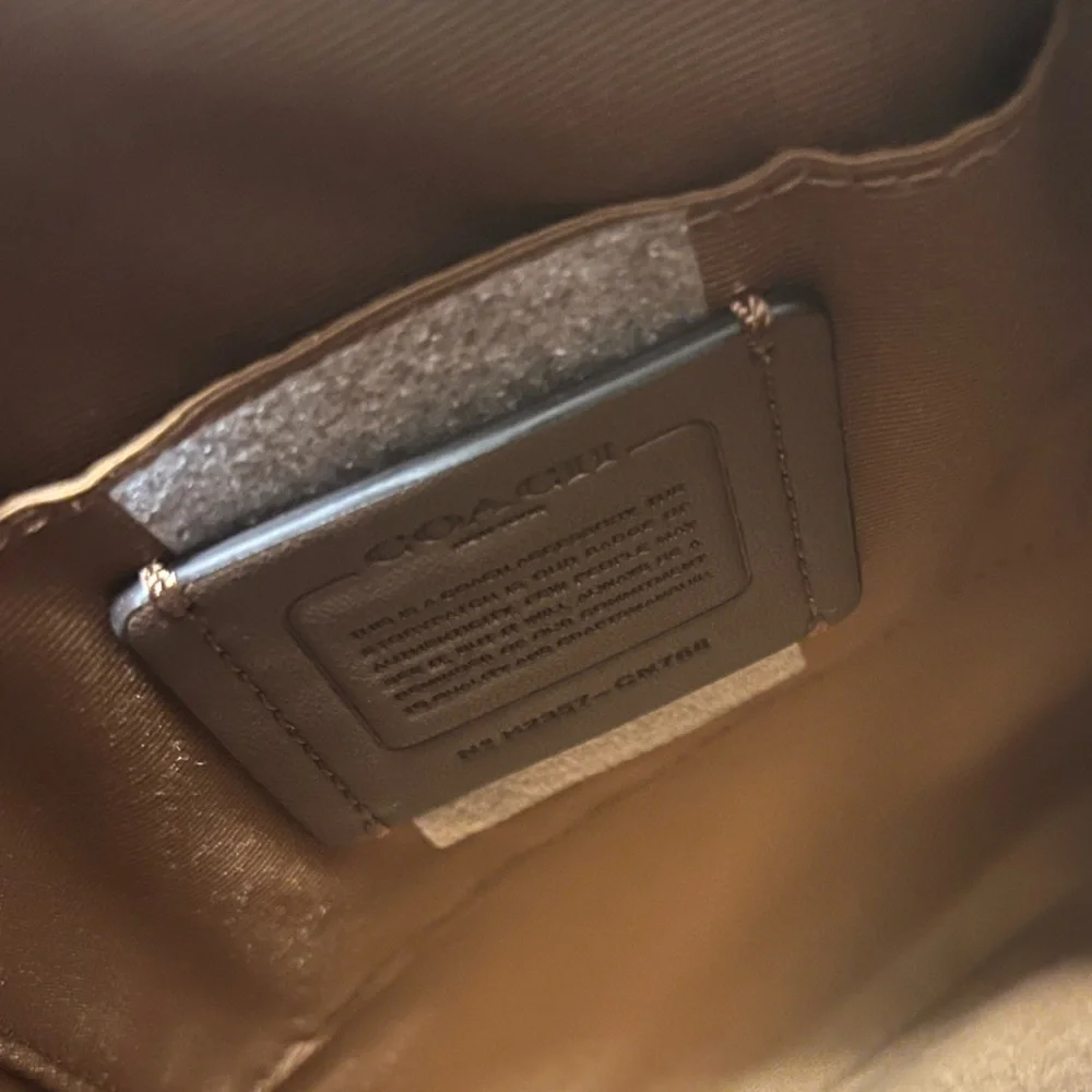 New Coach brand new mini Rowan file bag purse with bow print - Picture 9 of 9